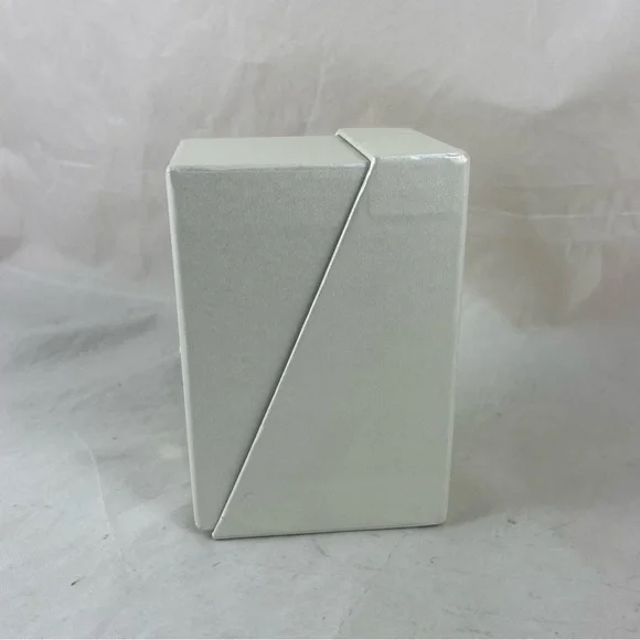 Jessica Simpson Crystal Accented Woman's Watch JW0002GD Gold Pearl 35mm NEW READ - Picture 5 of 9